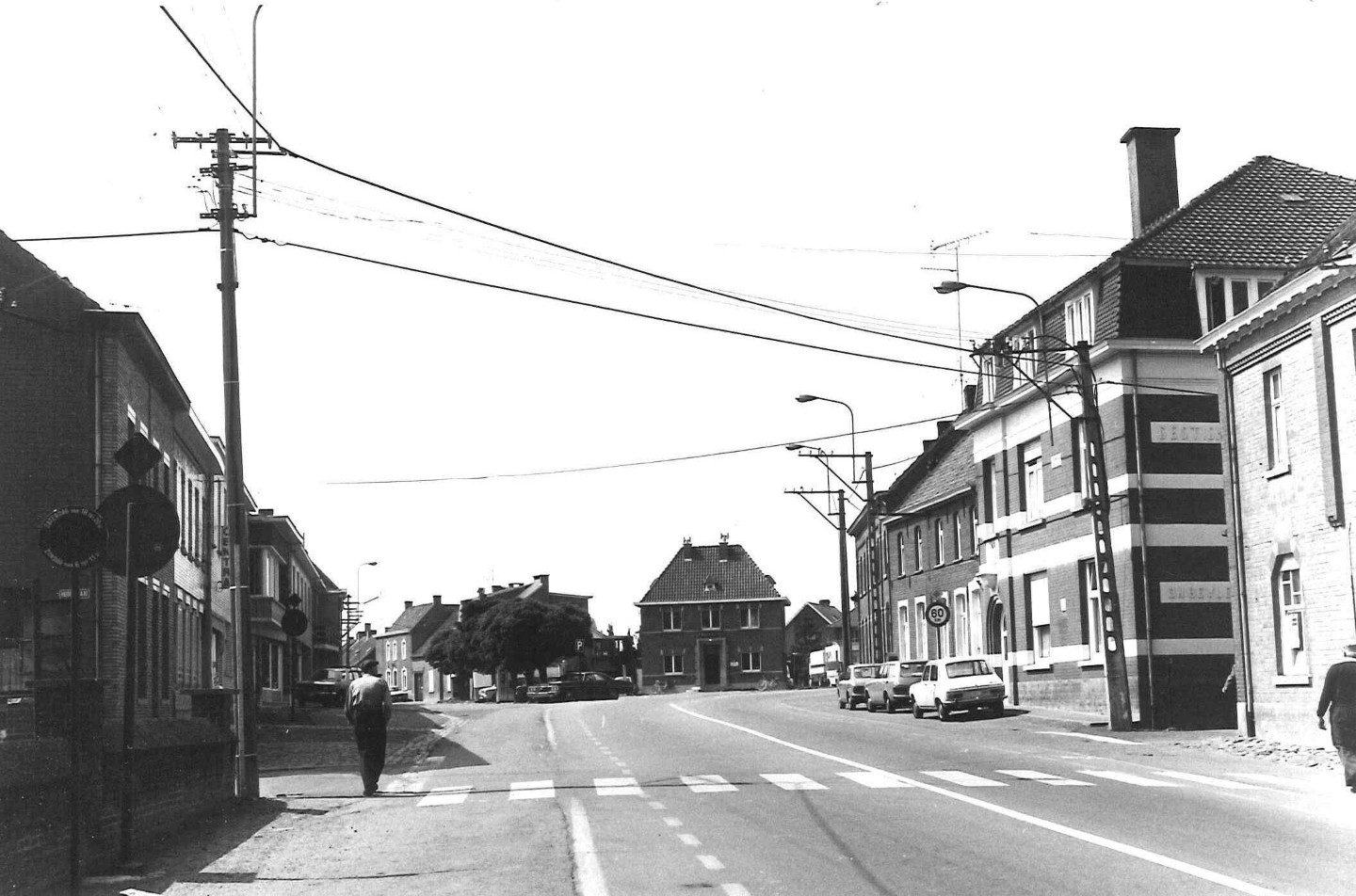 Straatbeeld van de Geraardsbergsesteenweg in Ninove