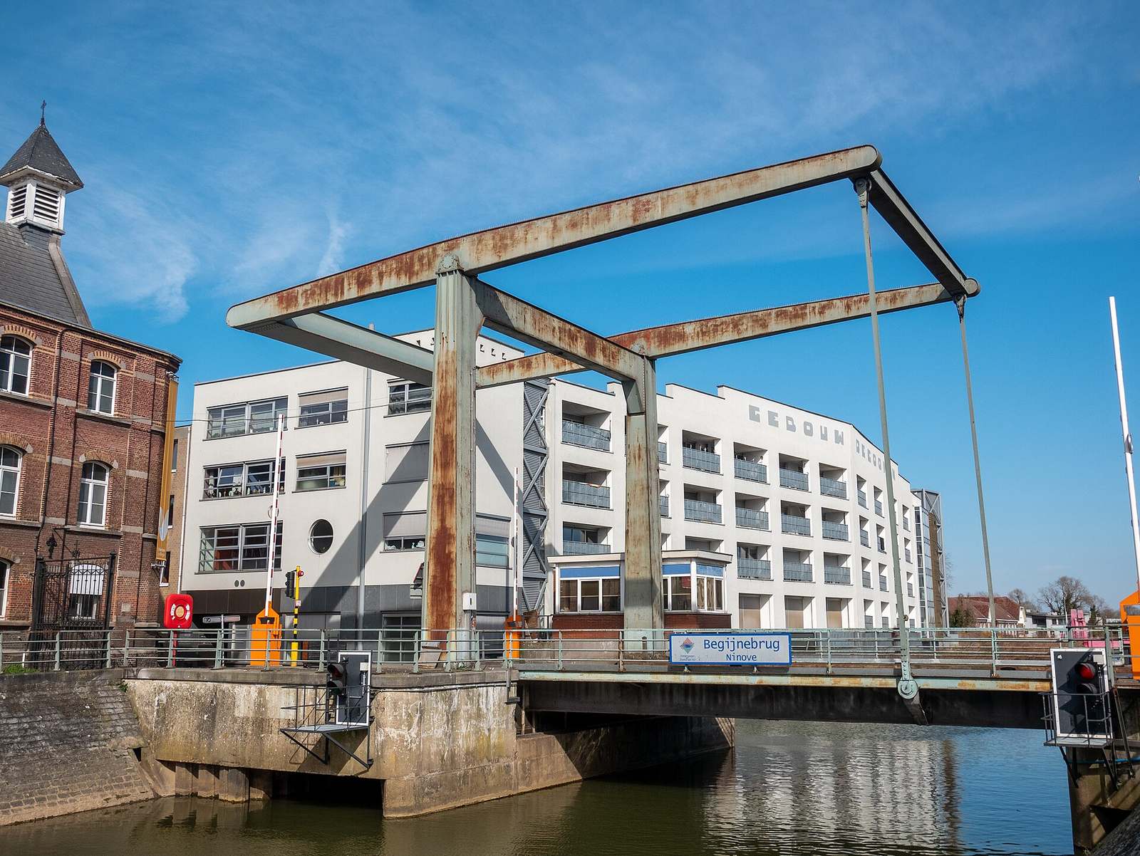 De Begijnebrug over de Dender in Ninove